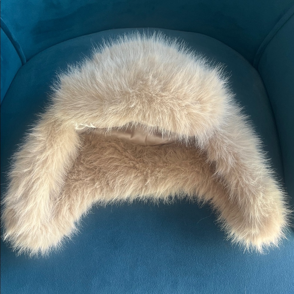 Universal Thread Trapper Hat, One Size NWT - image 1